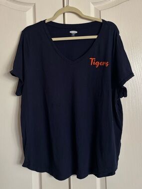Game Day navy blue orange V-neck short sleeve Old Navy T-shirt XXL Auburn Tigers